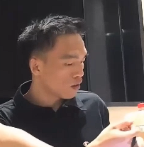  (午夜寻花) Profile Photo